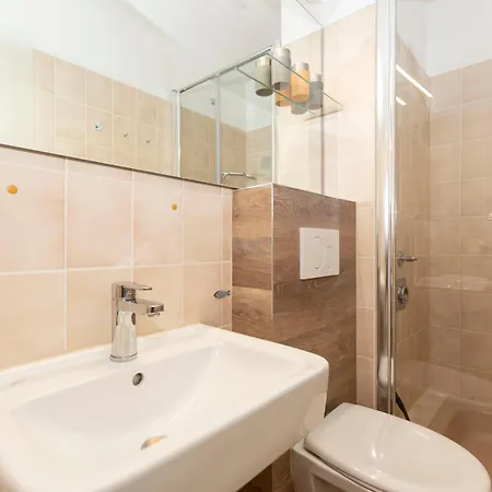 Διαμέρισμα Lord Nelson 715 *